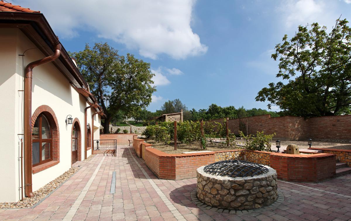 Hotel Vinopa Hustopeče Exterior foto